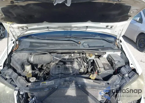 2013 Dodge Grand Caravan Sxt z USA, uszkodzony, nr VIN 2C4RDGCG6DR693200